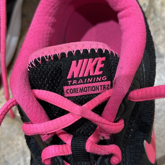 Nike women sneakers training core motion TR2 mesh running black / pink size 7.5 - Picture 7 of 9